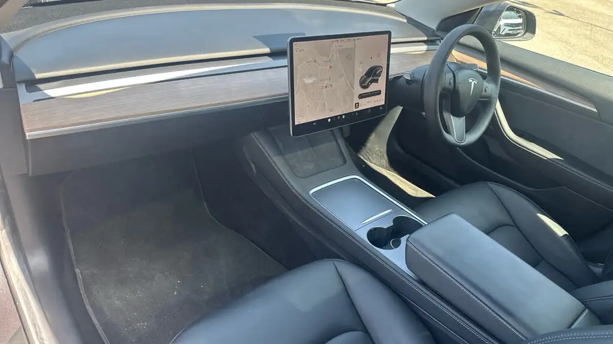 2021-tesla-model-3-e-long-range-awd-big-9