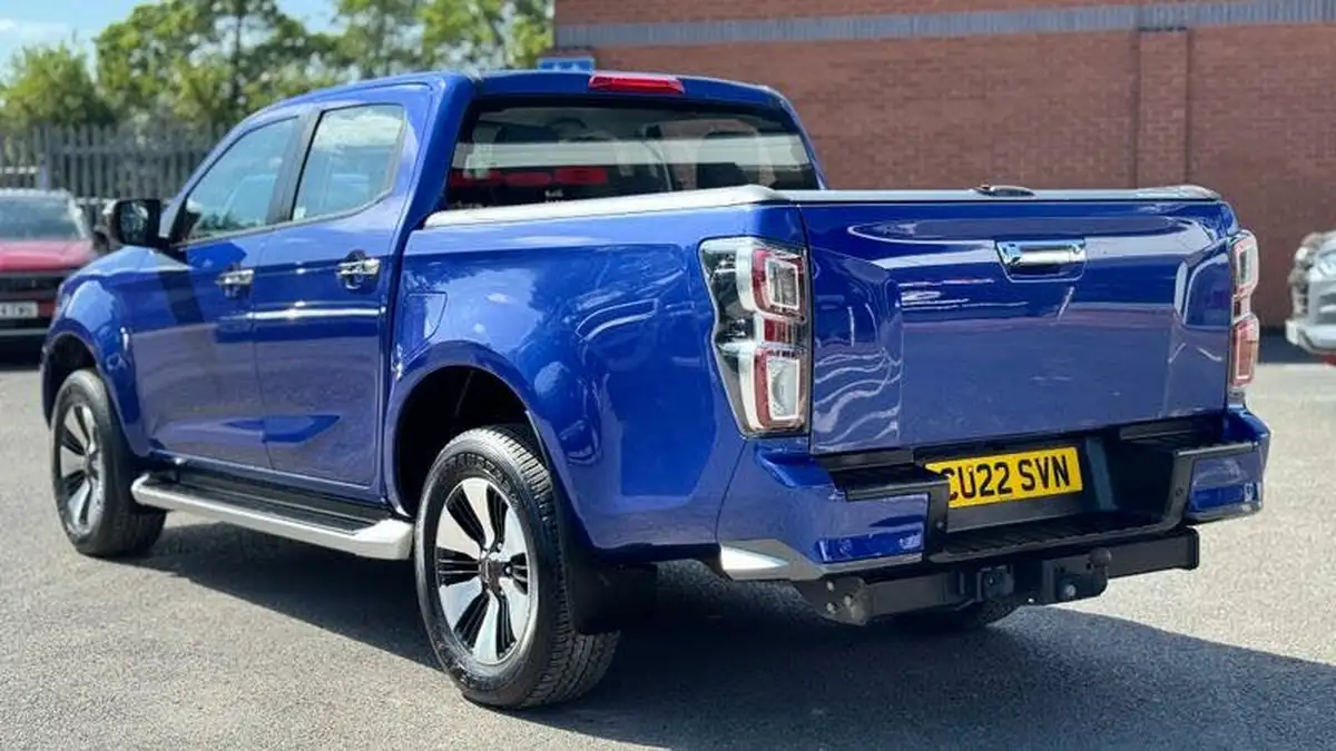 2022-isuzu-d-max-19td-dl40-pick-up-big-5