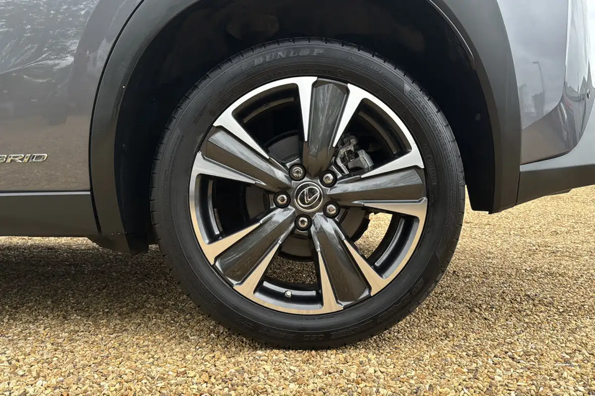 2020-lexus-ux-250h-20-ux-premium-pack-with-navigation-big-30