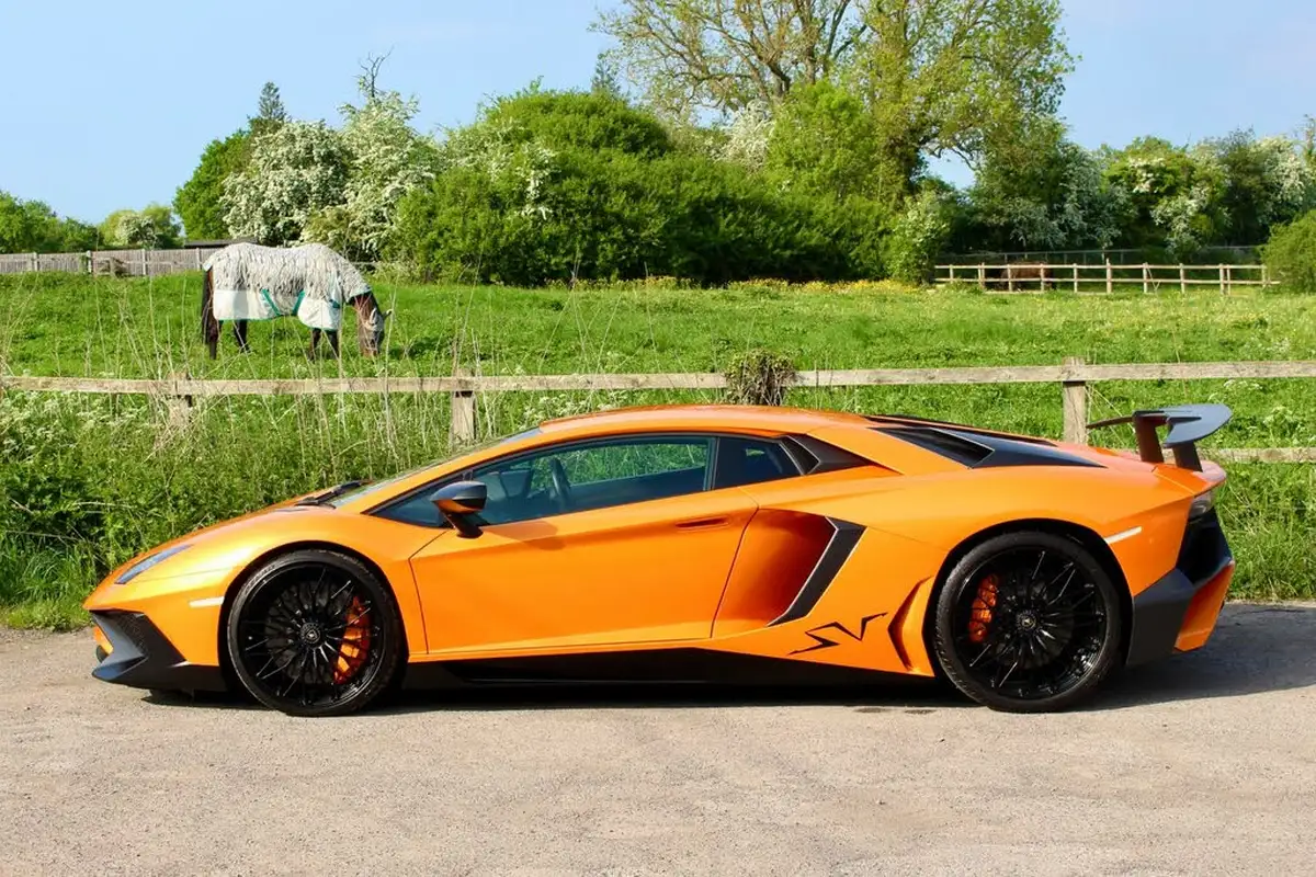 2016-lamborghini-aventador-65-lp-750-4-superveloce-coupe-big-11