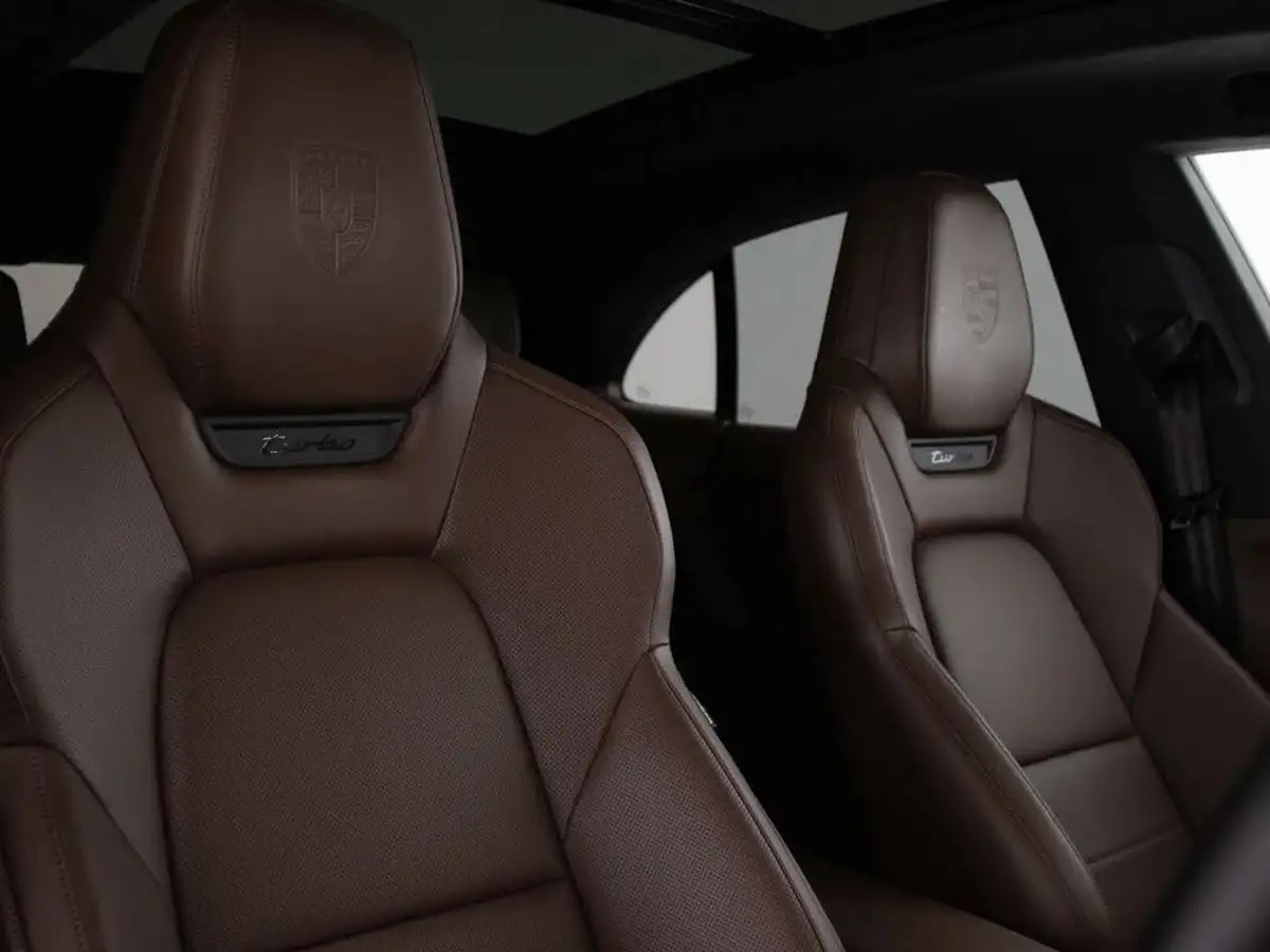 2024-porsche-macan-e-turbo-electric-big-7