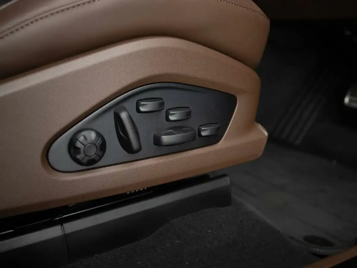 2024-porsche-macan-e-turbo-electric-big-59