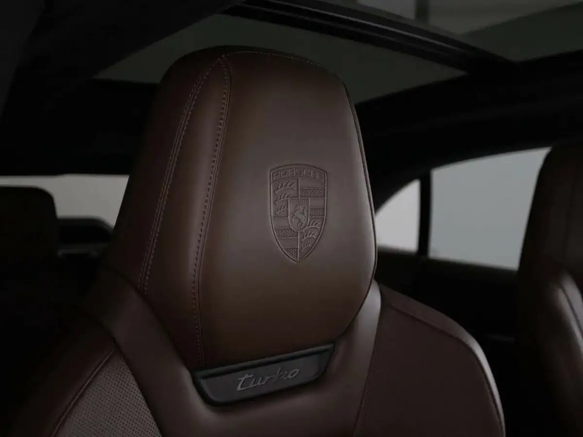 2024-porsche-macan-e-turbo-electric-big-35