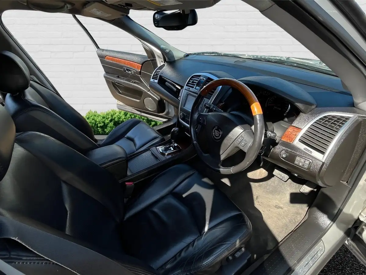 2009-cadillac-srx-46-sport-luxury-big-11