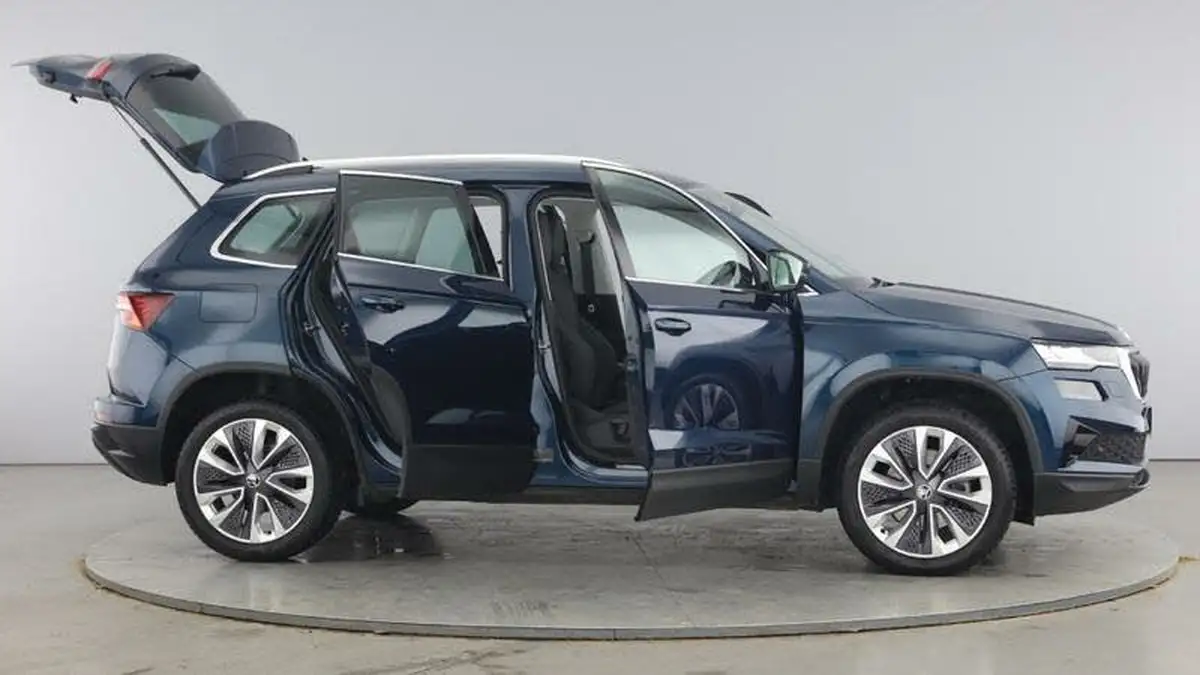2023-skoda-karoq-15-tsi-se-l-dsg-big-9