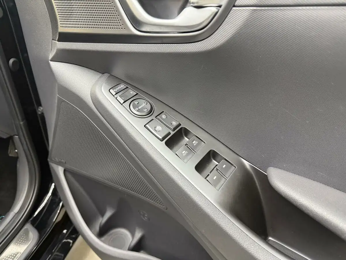 2022-hyundai-ioniq-e-premium-electric-big-21