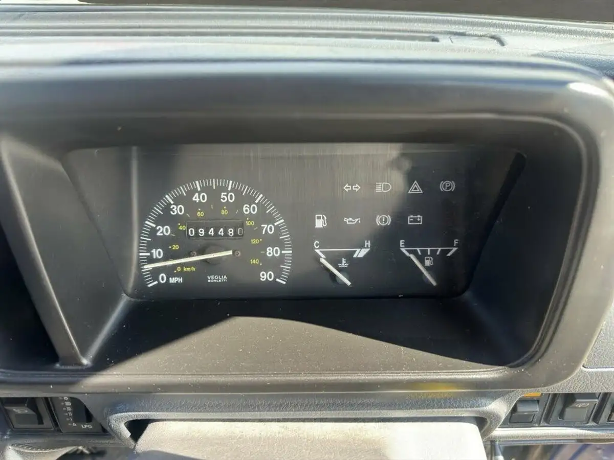 2005-daihatsu-hijet-13-lpg-panel-van-big-9