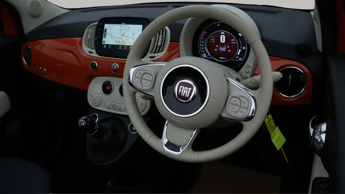 2022-fiat-500c-10-dolcevita-plus-big-10