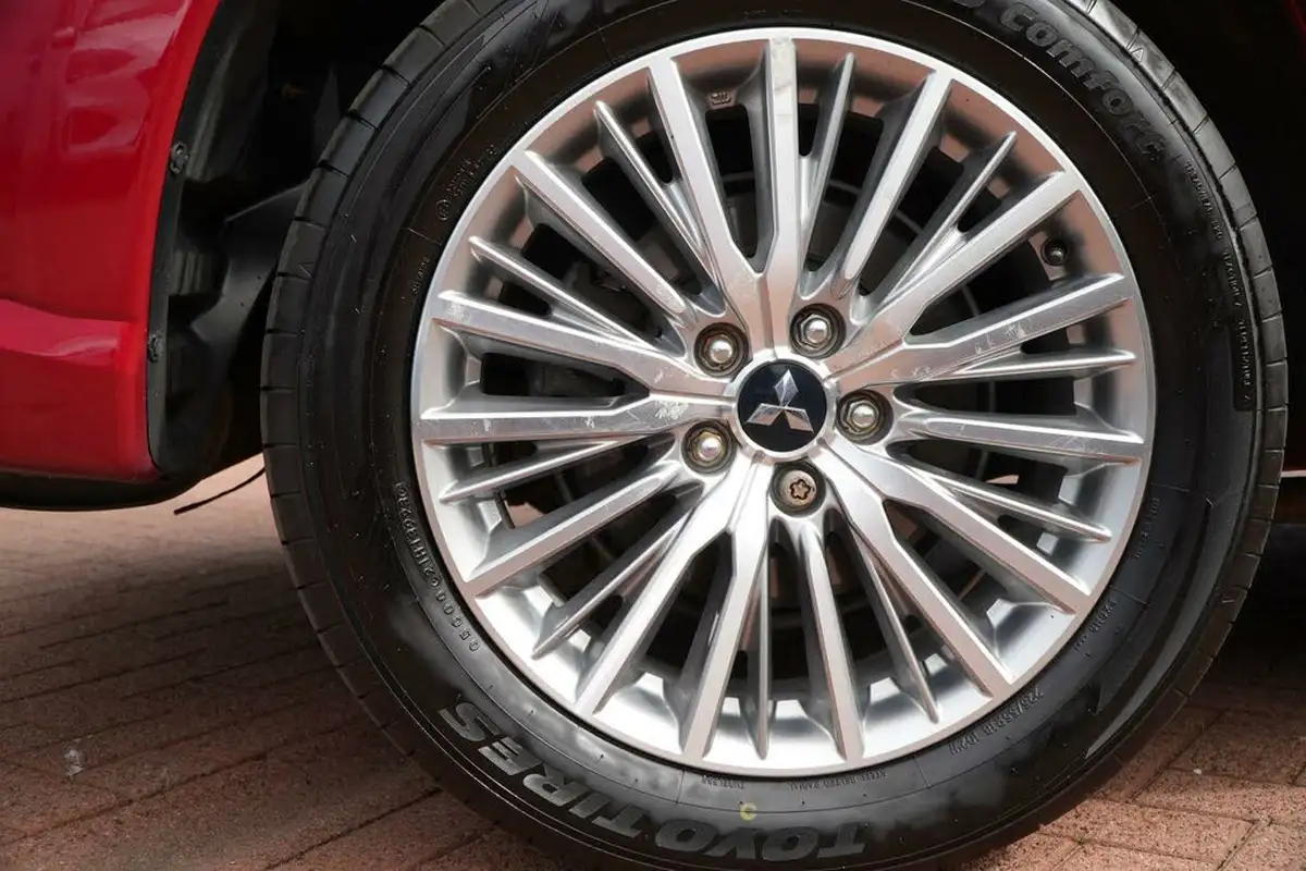 2021-mitsubishi-outlander-24-dynamic-phev-big-40