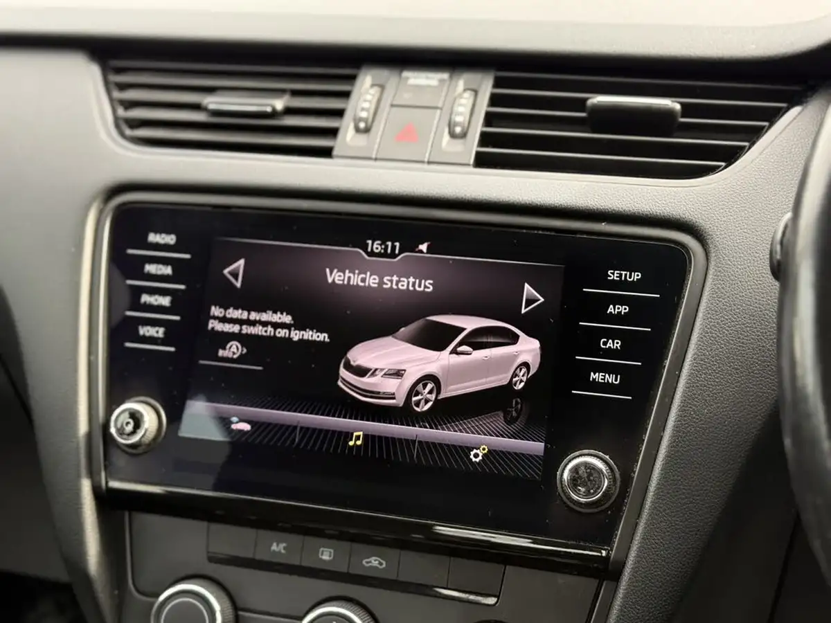 2020-skoda-octavia-10-tsi-s-hatchback-big-33