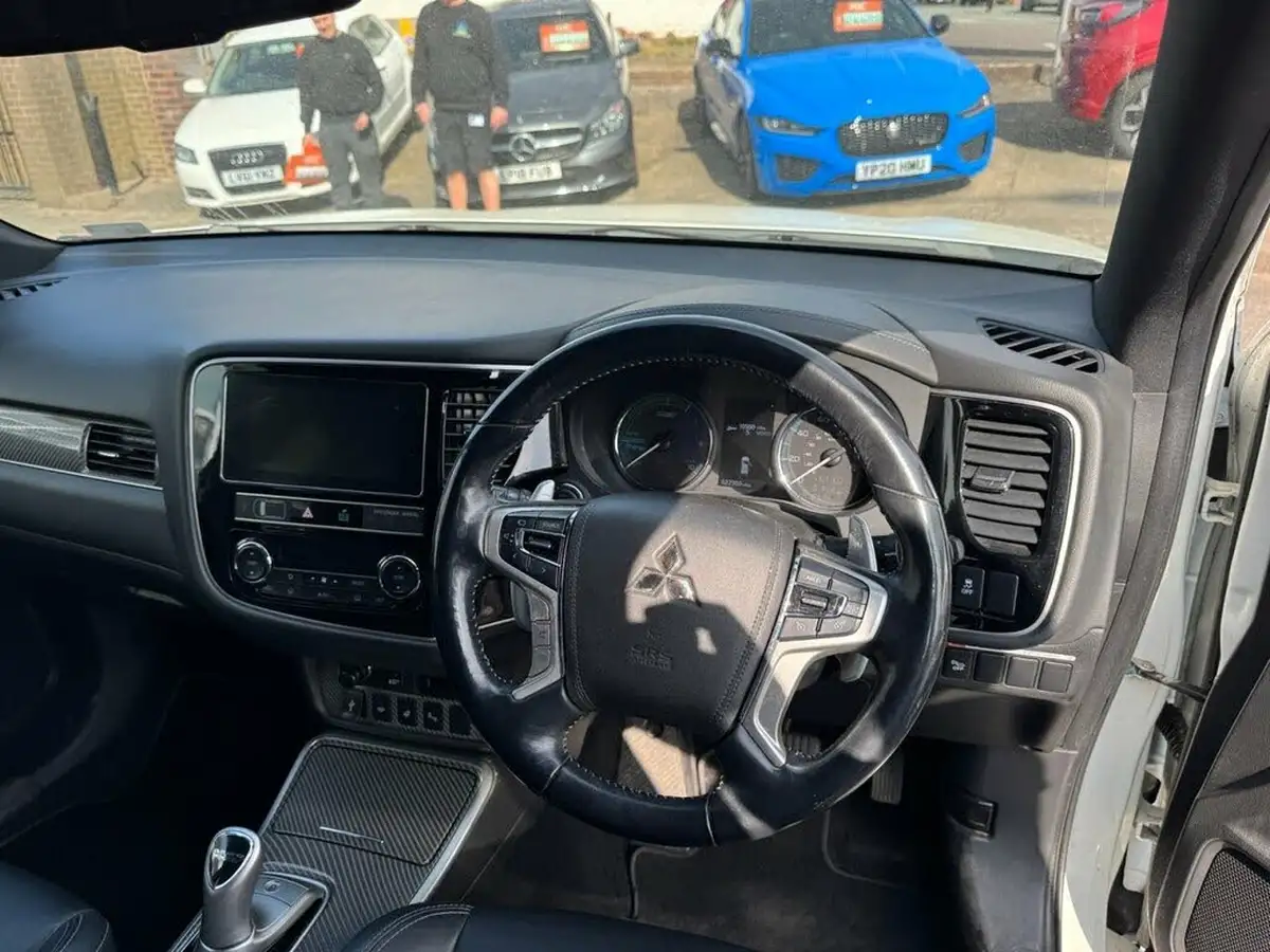 2019-mitsubishi-outlander-24-4h-phev-big-25