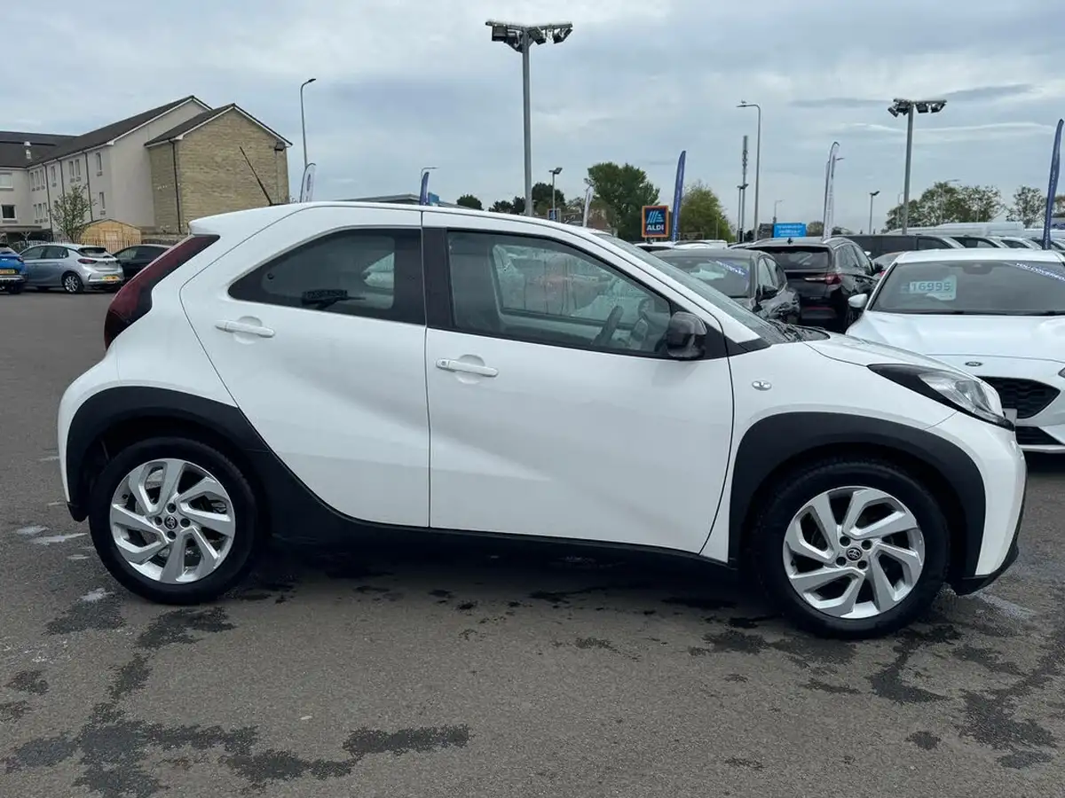 2024-toyota-aygo-x-10-vvt-i-pure-big-4
