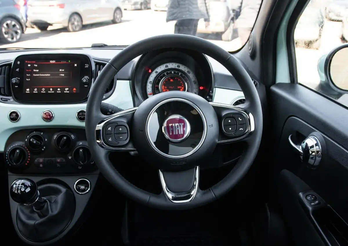 2021-fiat-500-10-lounge-big-20