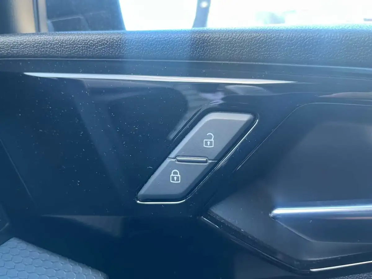 2019-audi-a1-10-30-tfsi-se-big-26