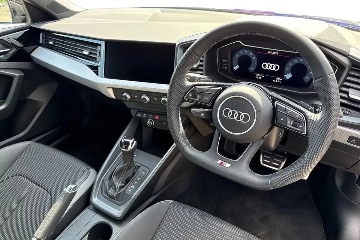2024-audi-a1-10-30-tfsi-black-edition-116ps-s-tronic-big-17
