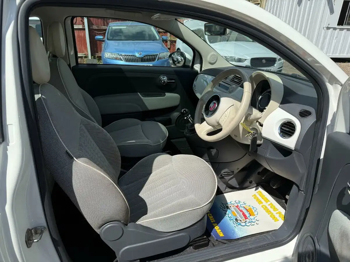 2013-fiat-500-09-lounge-big-10