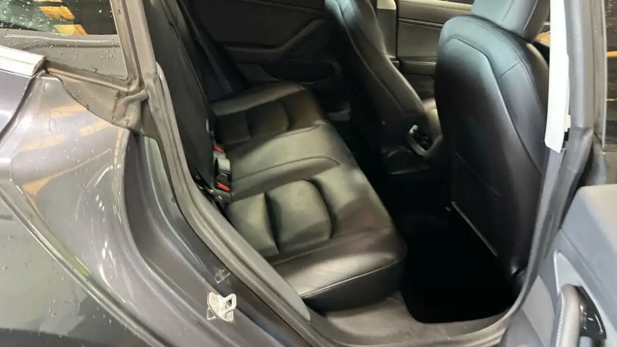 2020-tesla-model-3-e-long-range-big-7