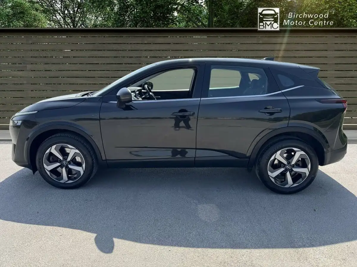 2022-nissan-qashqai-15-acenta-premium-big-3