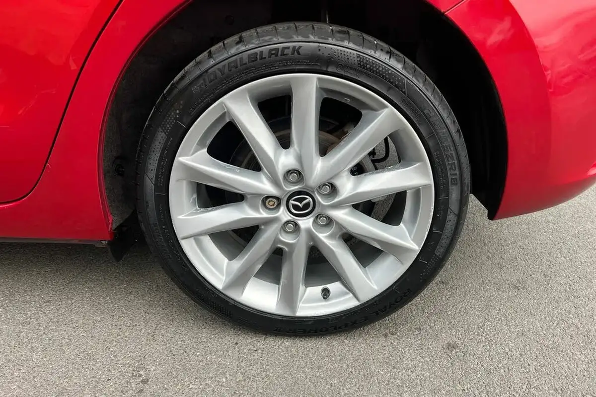 2017-mazda-mazda3-20-sport-nav-120ps-hatchback-5d-big-4