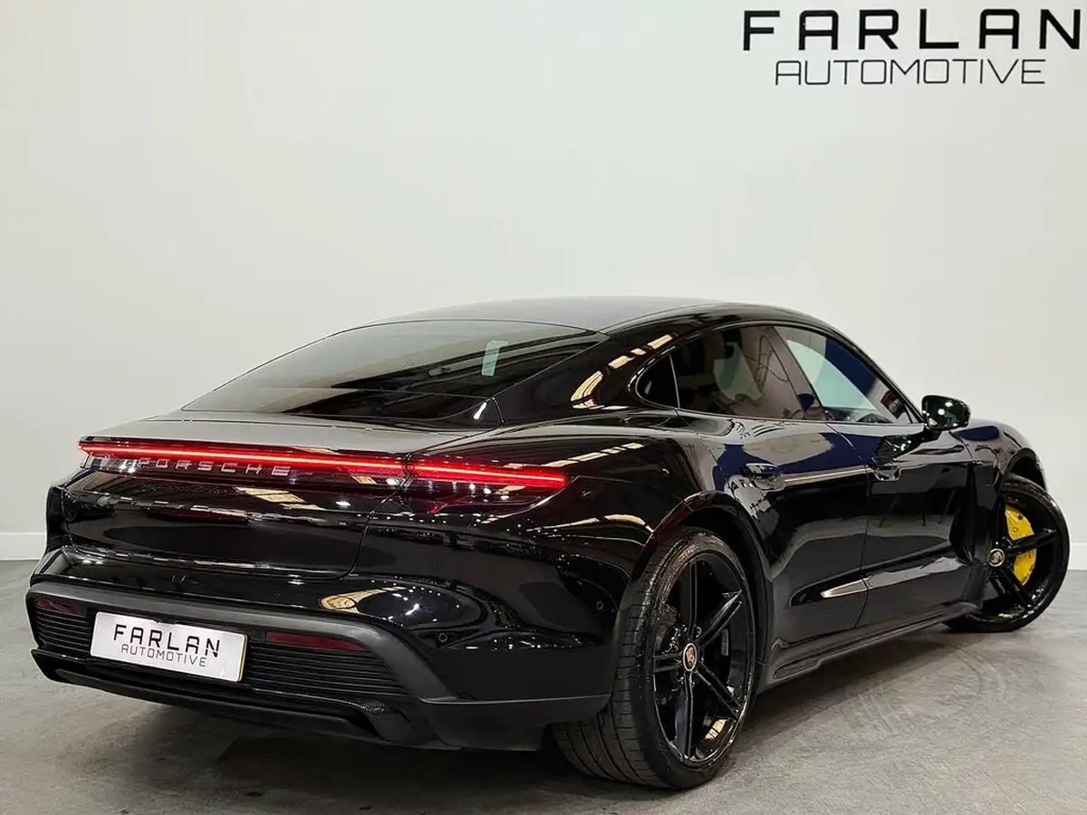 2020-porsche-taycan-e-turbo-s-big-3