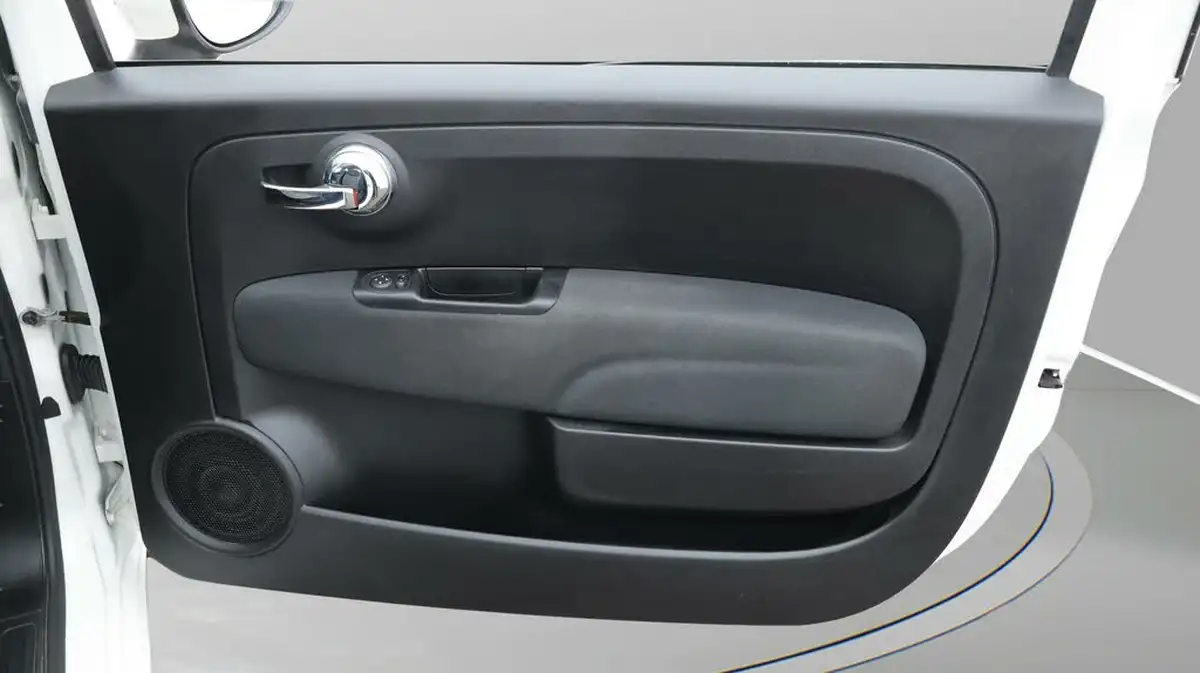 2019-fiat-500-12-lounge-ss-big-15