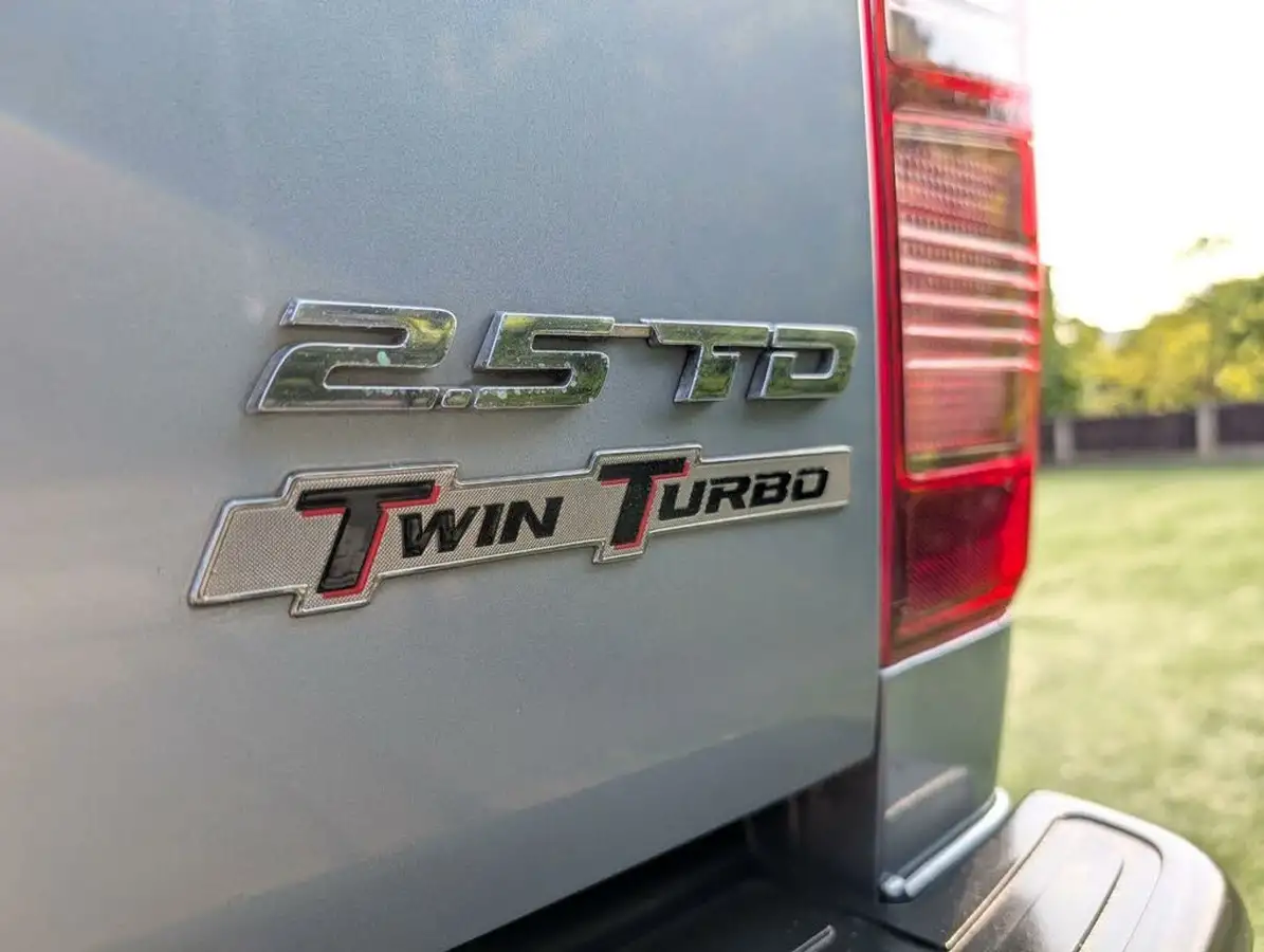 2016-isuzu-d-max-25td-centurion-big-76