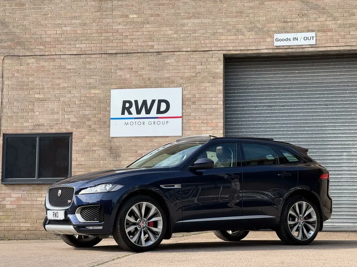 2018-jaguar-f-pace-30-v6-sc-s-big-8