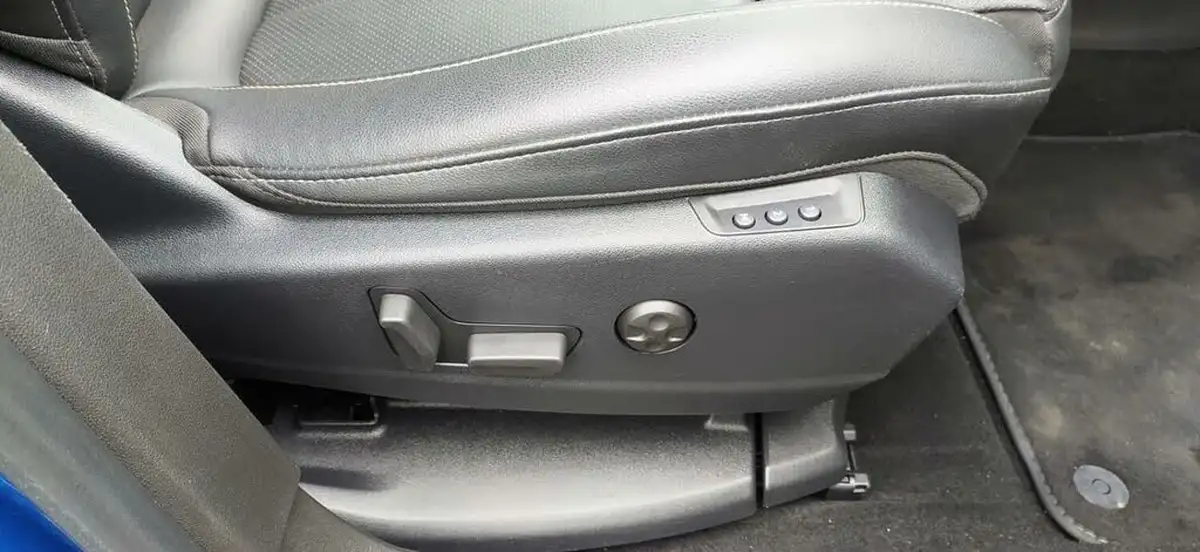 2020-vauxhall-grandland-x-12-elite-nav-big-20