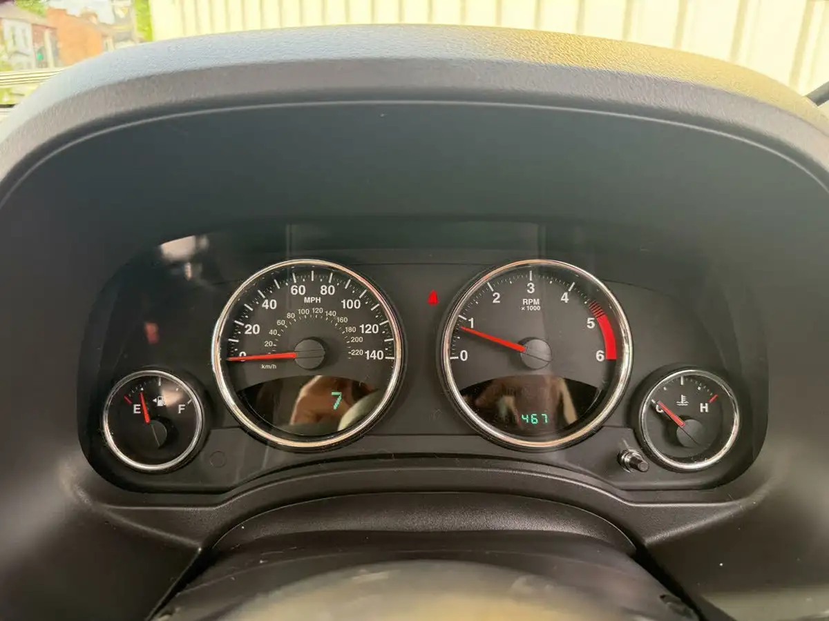 2011-jeep-patriot-22crd-limited-big-34