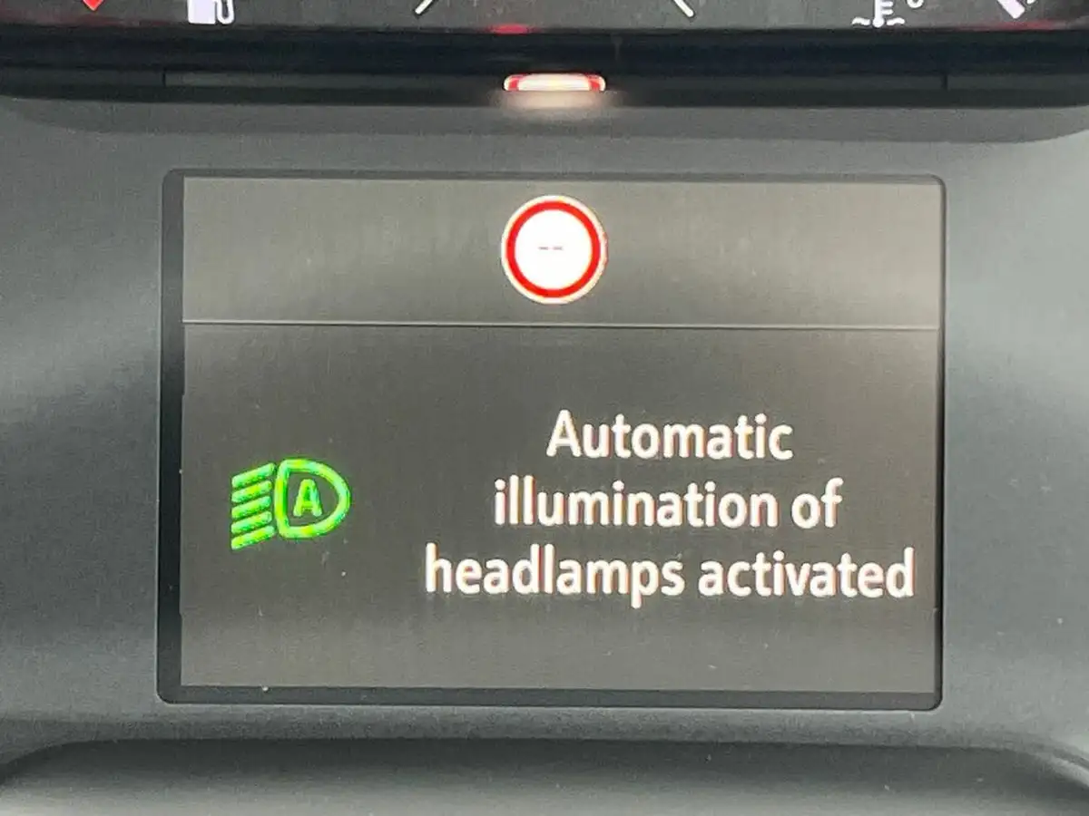 2021-vauxhall-crossland-12i-se-nav-premium-big-26