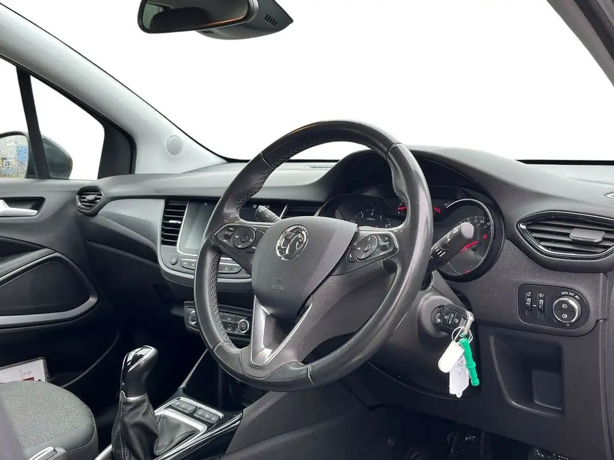 2021-vauxhall-crossland-12i-se-nav-premium-big-4
