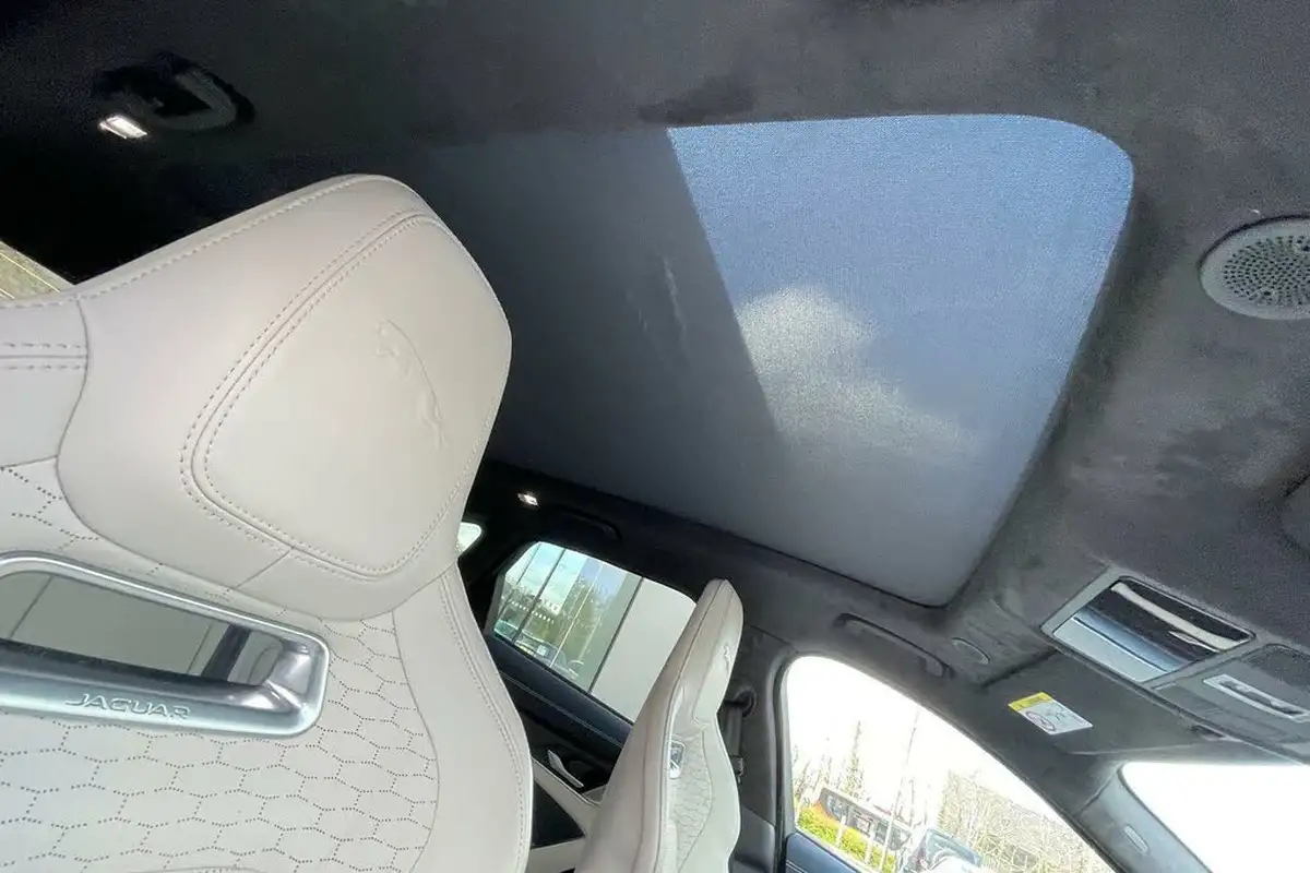 2023-jaguar-f-pace-20-d200-r-dynamic-hse-black-big-36