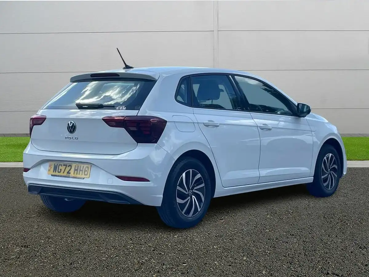 2022-volkswagen-polo-10-life-big-6