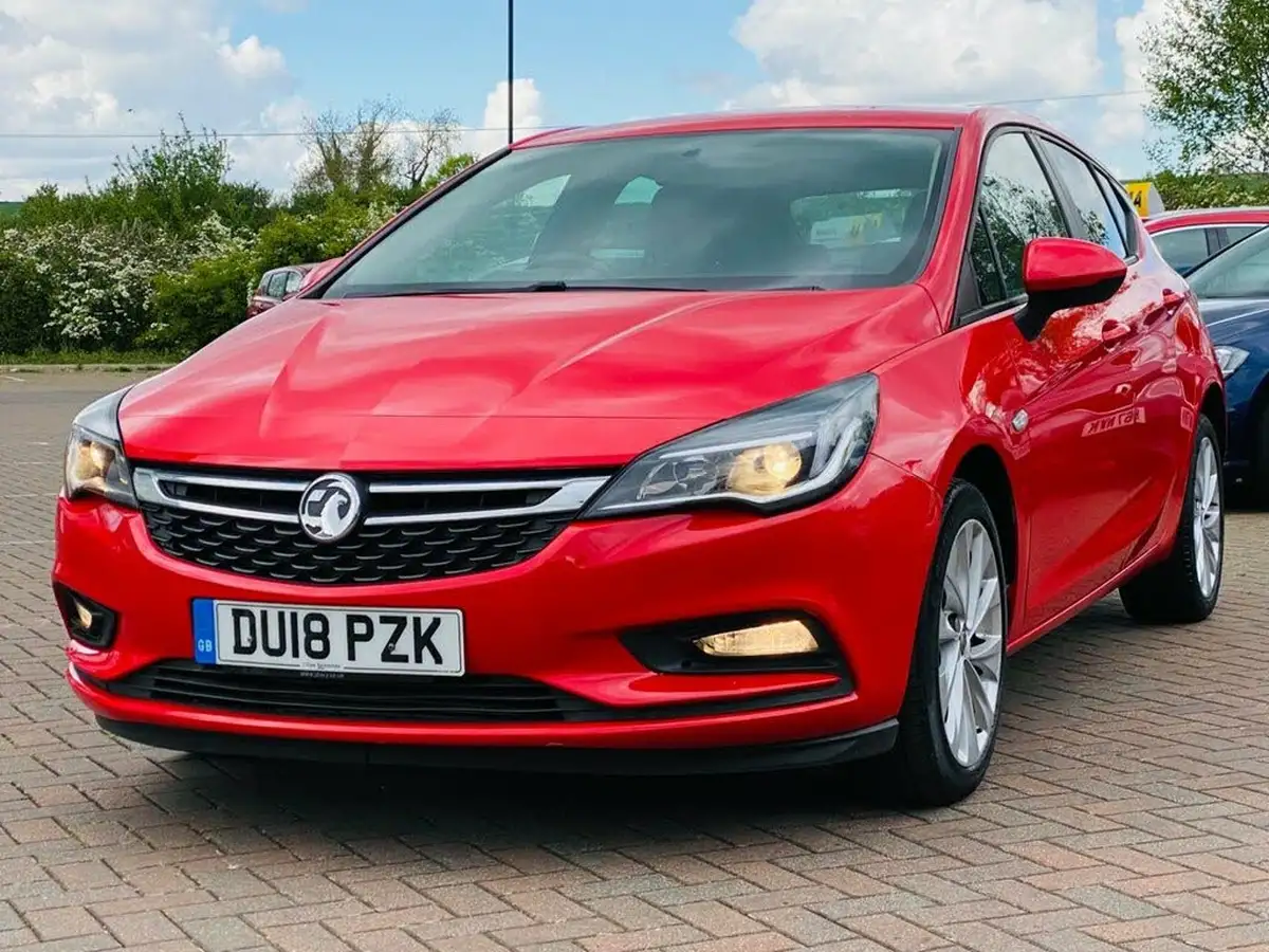 2018-vauxhall-astra-10i-turbo-tech-line-nav-ssecotec-hatchback-big-5