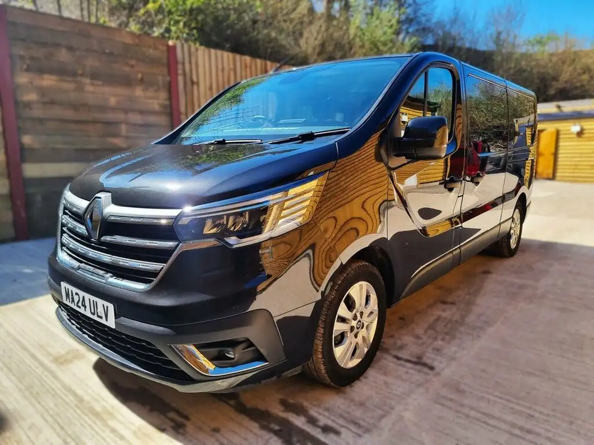 2023-renault-trafic-passenger-20-blue-dci-ll30-170-sport-big-2