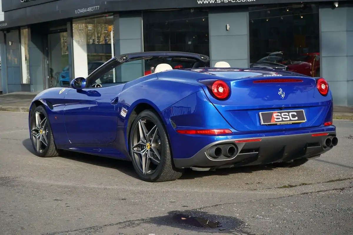 2017-ferrari-california-39-t-big-7