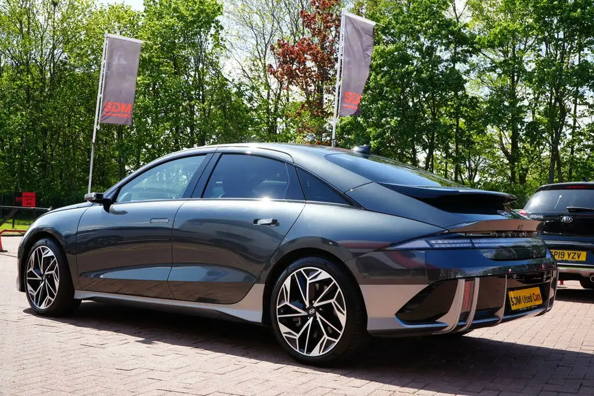 2024-hyundai-ioniq-6-e-ultimate-325ps-dual-motor-awd-big-6