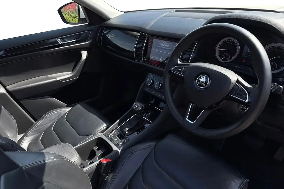 2017-skoda-kodiaq-20tdi-edition-150ps-4x4-5-seatsss-dsg-big-12