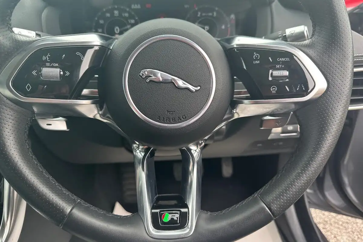 2019-jaguar-xe-20d-r-dynamic-se-big-35