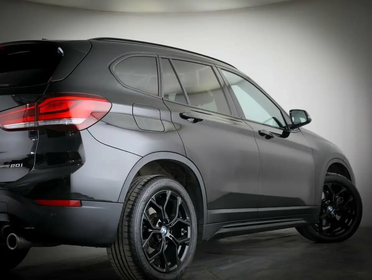 2022-bmw-x1-20-sdrive20i-xline-big-6