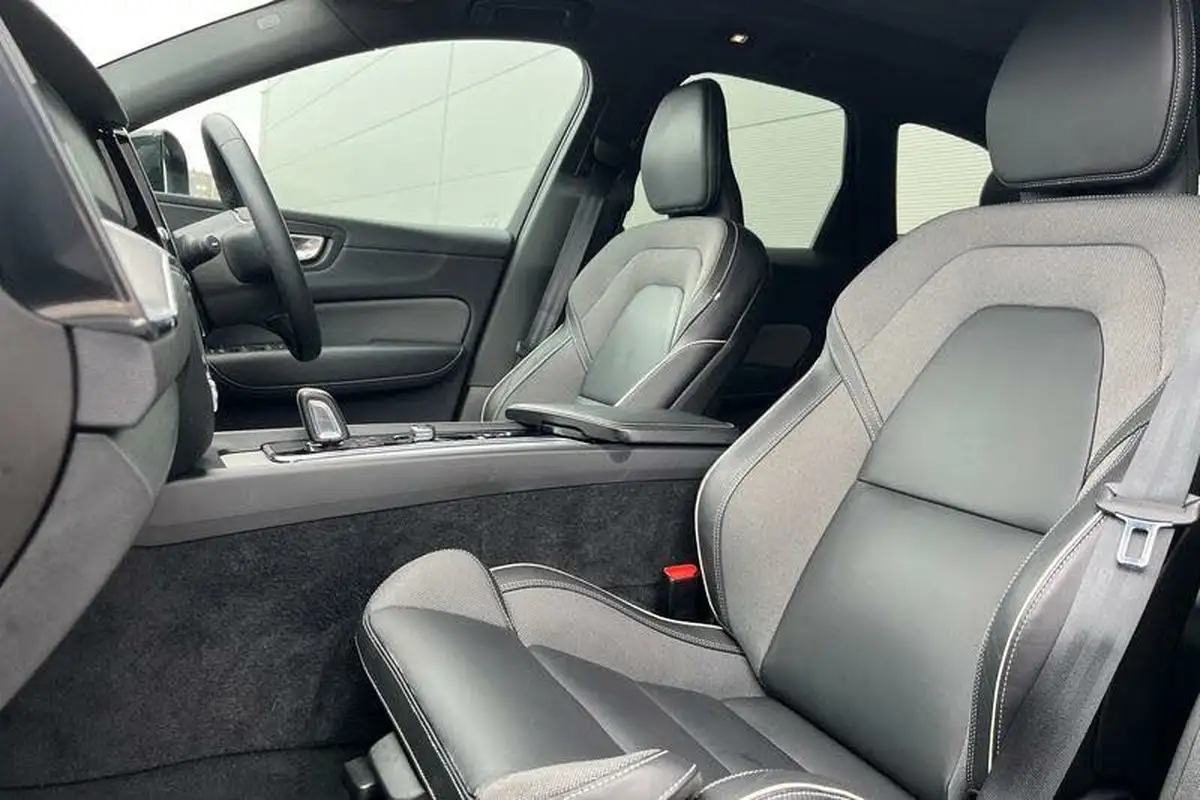 2022-volvo-xc60-20-t6-r-design-350bhp-plug-in-hybrid-big-18