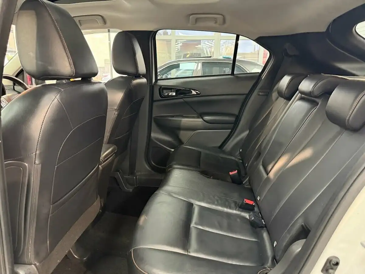 2019-mitsubishi-eclipse-cross-15-black-big-14