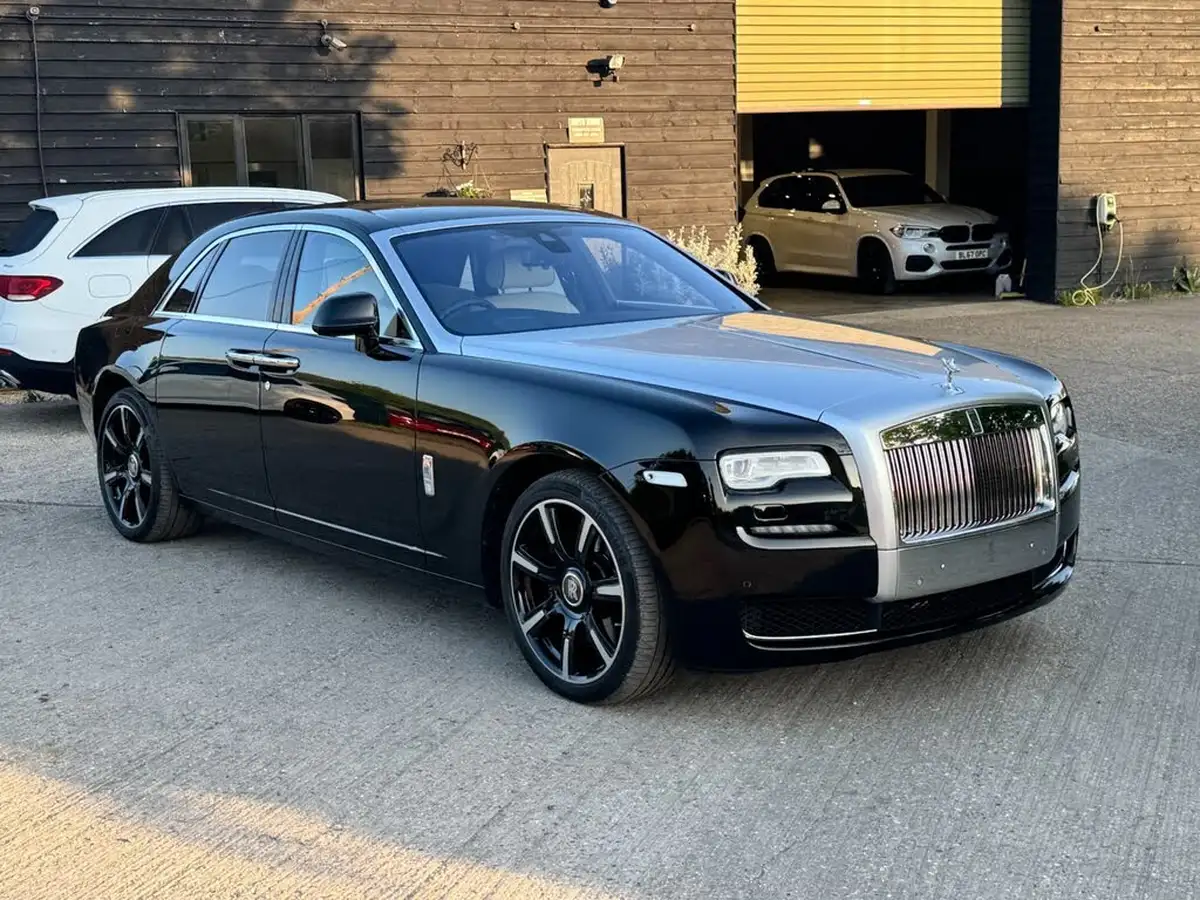 2016-rolls-royce-ghost-66-ewb-big-18