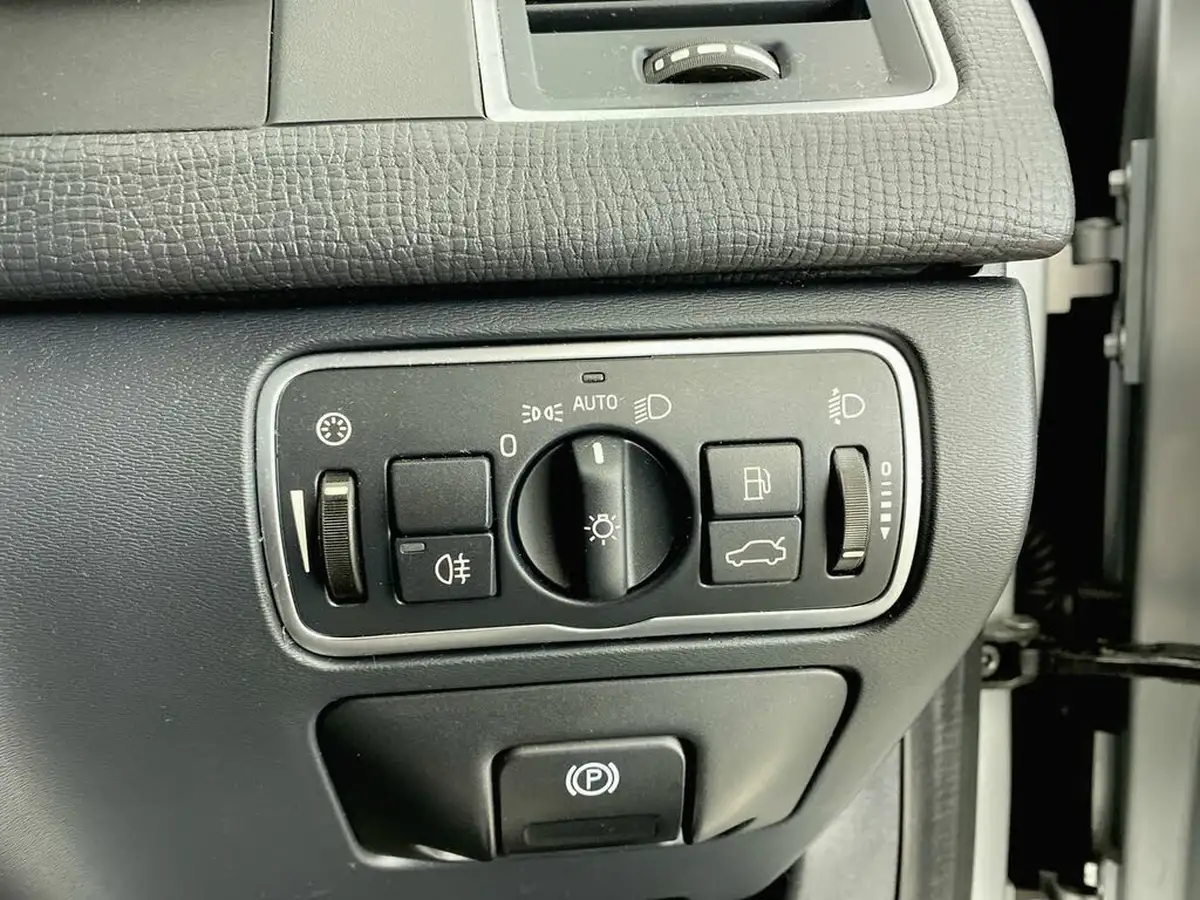 2017-volvo-xc60-20td-d4-se-big-31