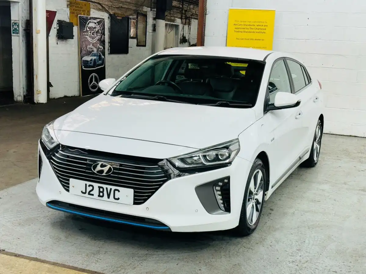 2017-hyundai-ioniq-16-gdi-premium-se-plug-in-hybrid-big-2