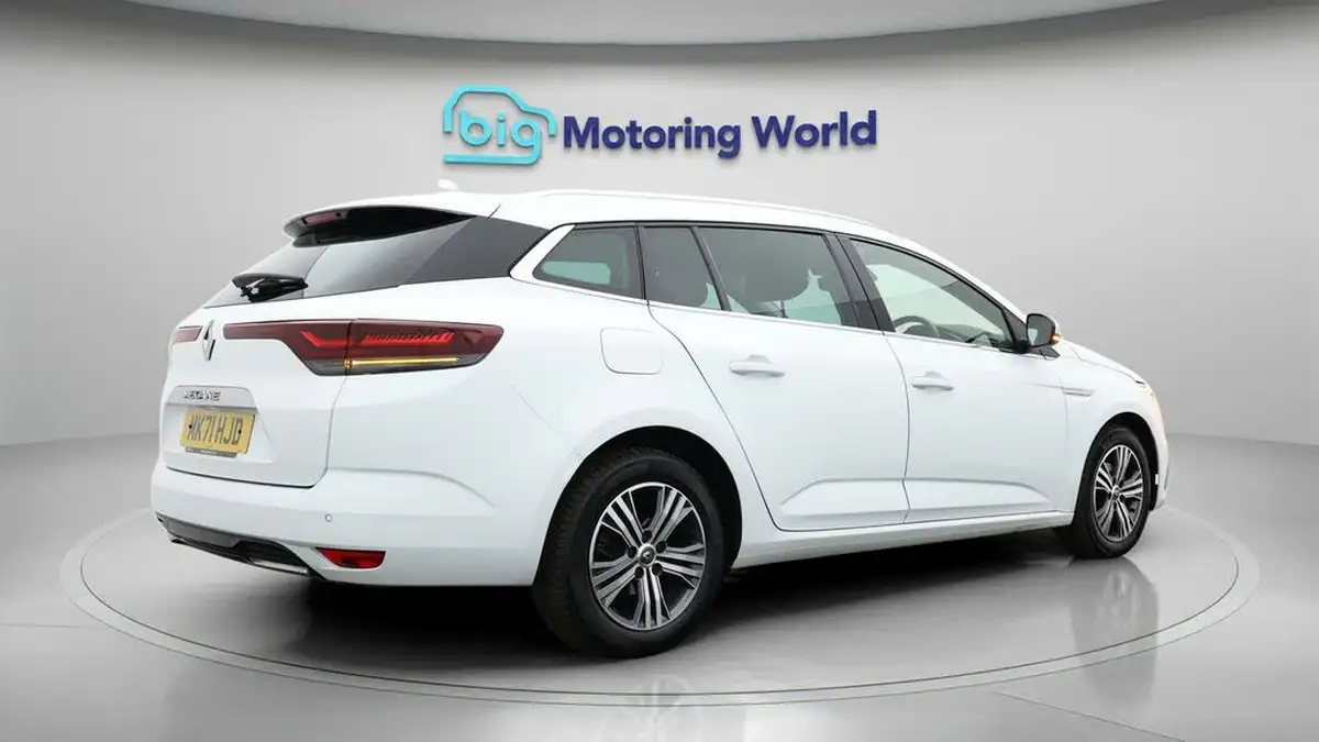 2021-renault-megane-15dci-iconic-sport-tourer-big-6
