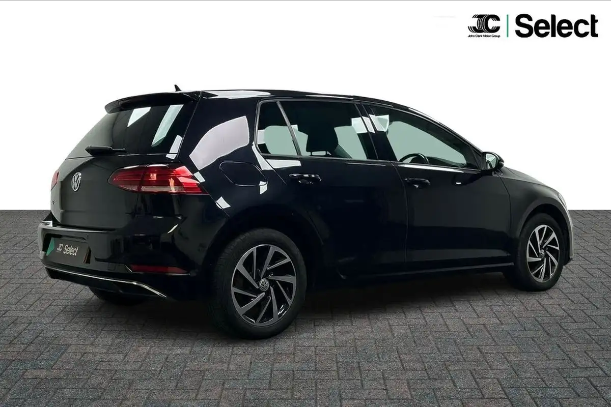 2019-volkswagen-golf-16tdi-match-hatchback-5d-big-1