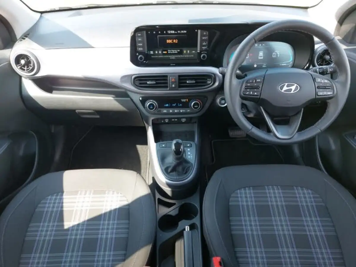 2024-hyundai-i10-12-premium-79ps-auto-big-2