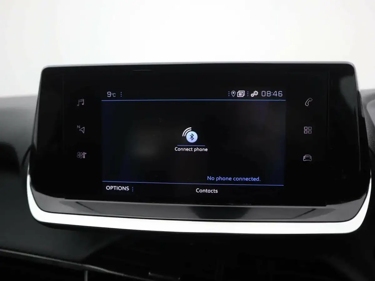 2023-peugeot-208-12-puretech-allure-premium-130ps-eat8-big-15