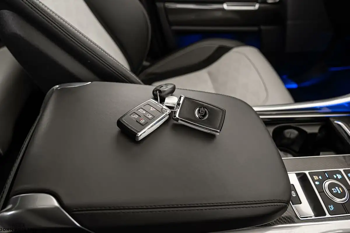 2022-land-rover-range-rover-sport-50-v8-p575-svr-carbon-edition-big-36